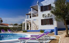 Estudios Blue Beach by Escape Home